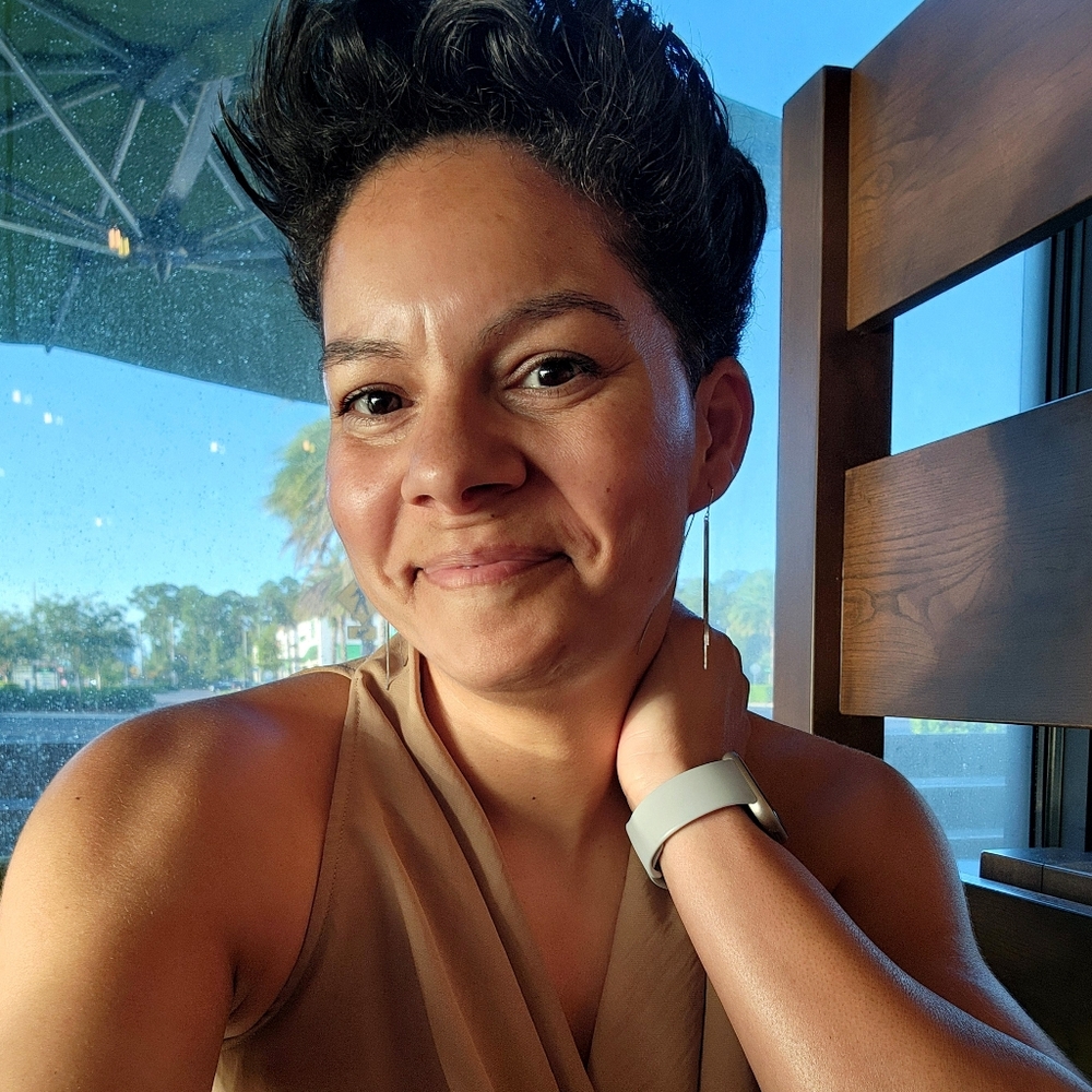 Meet your Posher, Cynthia